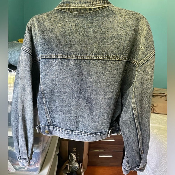 Cropped Denim Jacket - Picture 2 of 4